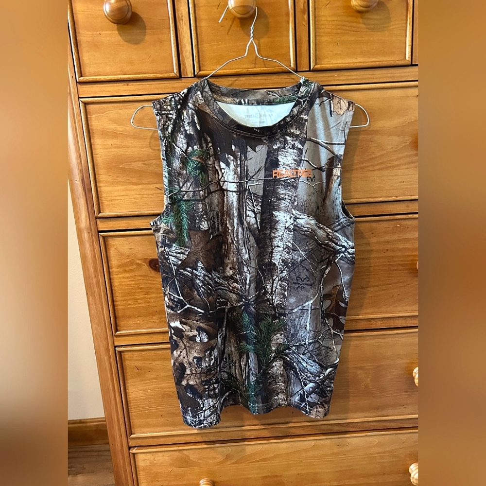 Realtree Camo Tank Top. Size Boys XL.